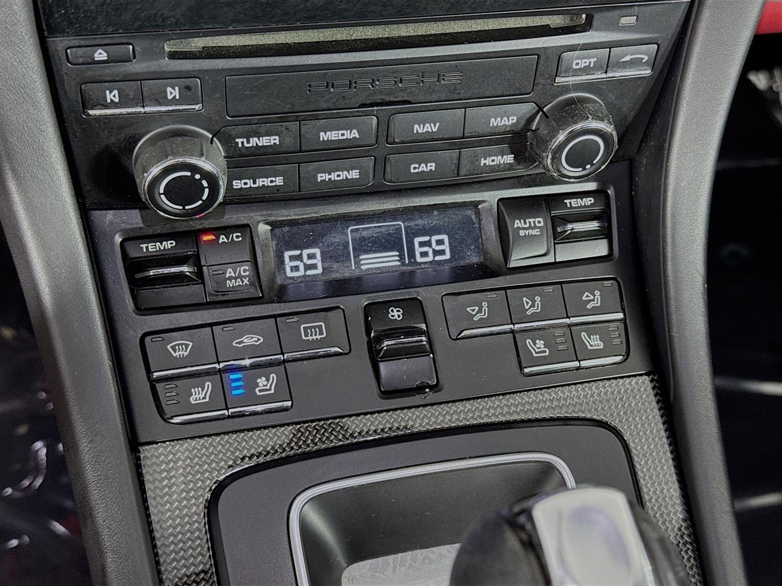 Used 2019 Porsche 911 Turbo image 18