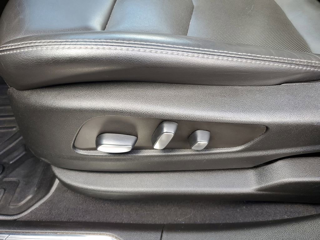 Certified 2022 Cadillac XT5 Premium Luxury image 8