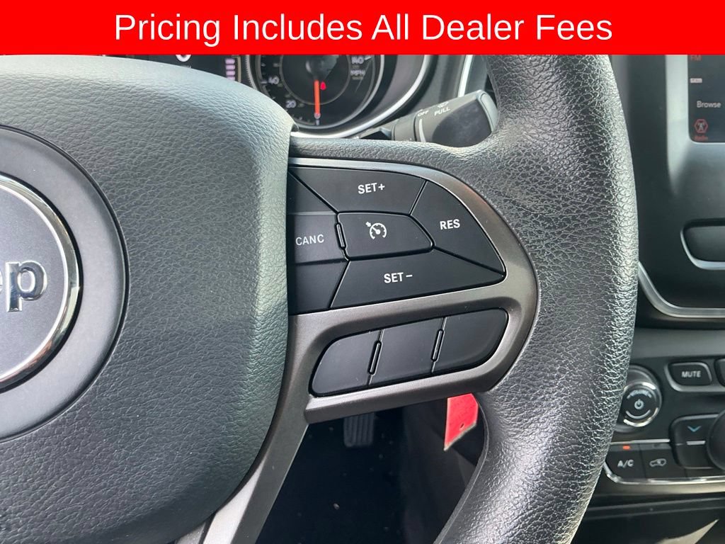 Used 2020 Jeep Cherokee Latitude FWD image 15