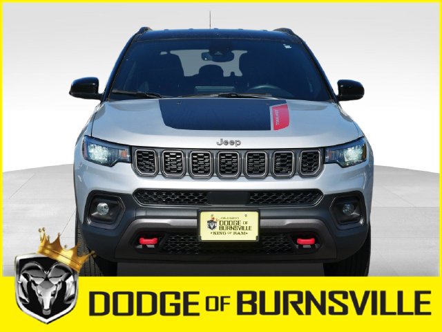 Used 2024 Jeep Compass Trailhawk AWD/4WD image 2