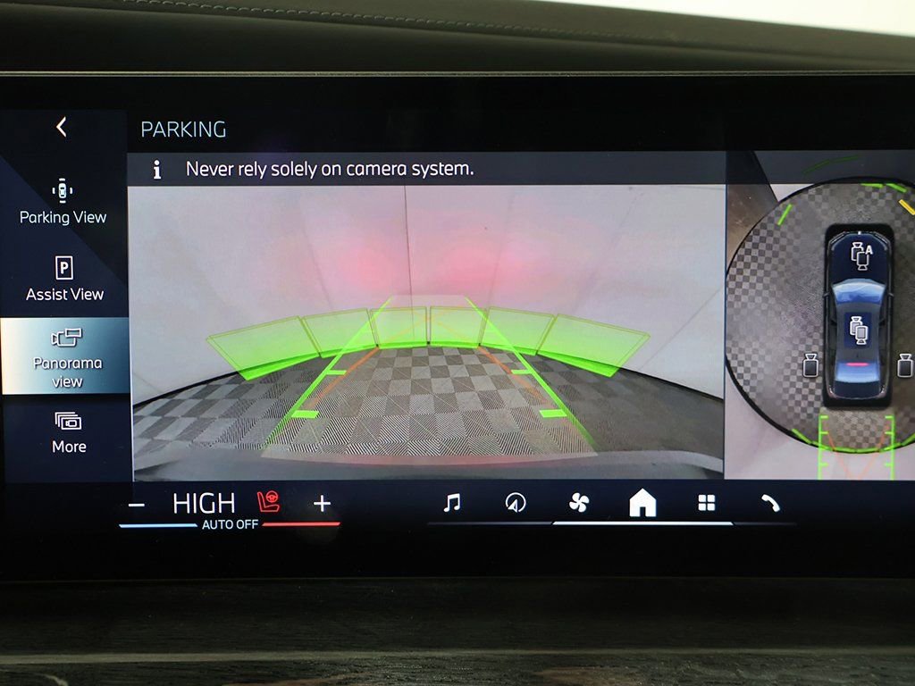 Used 2025 BMW 740i xDrive image 49