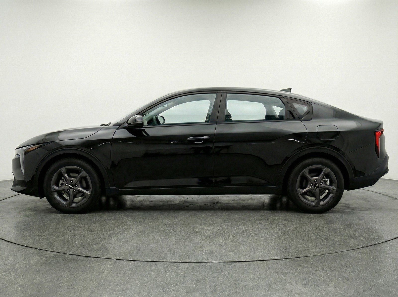 Used 2025 Kia K4 FWD image 3