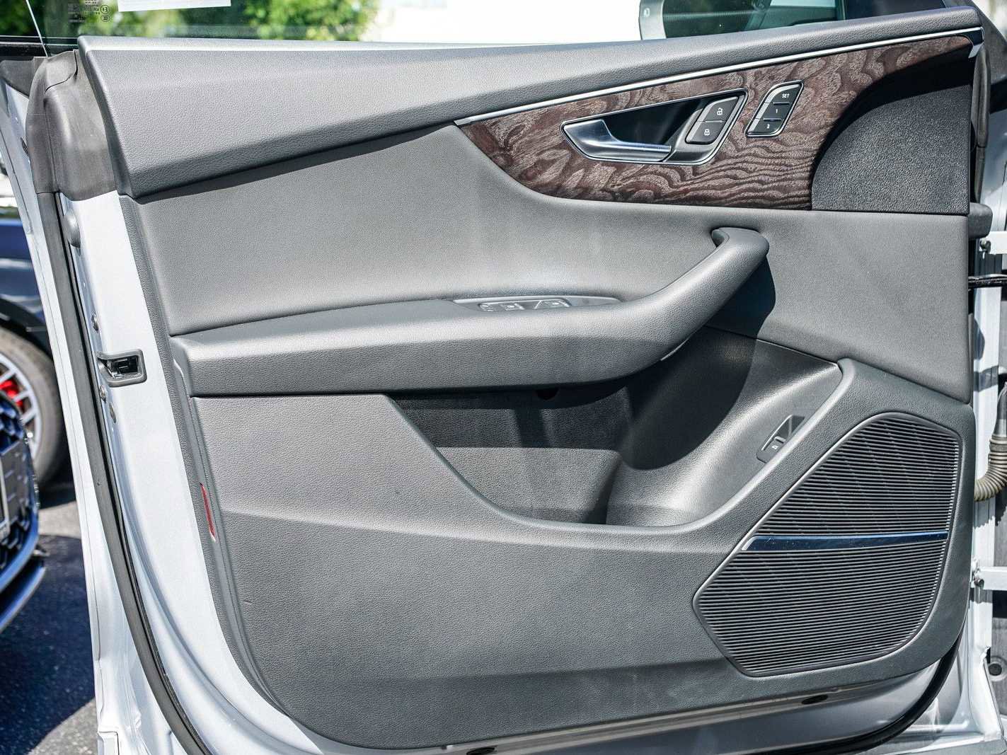 Used 2019 Audi Q8 Premium Plus image 19