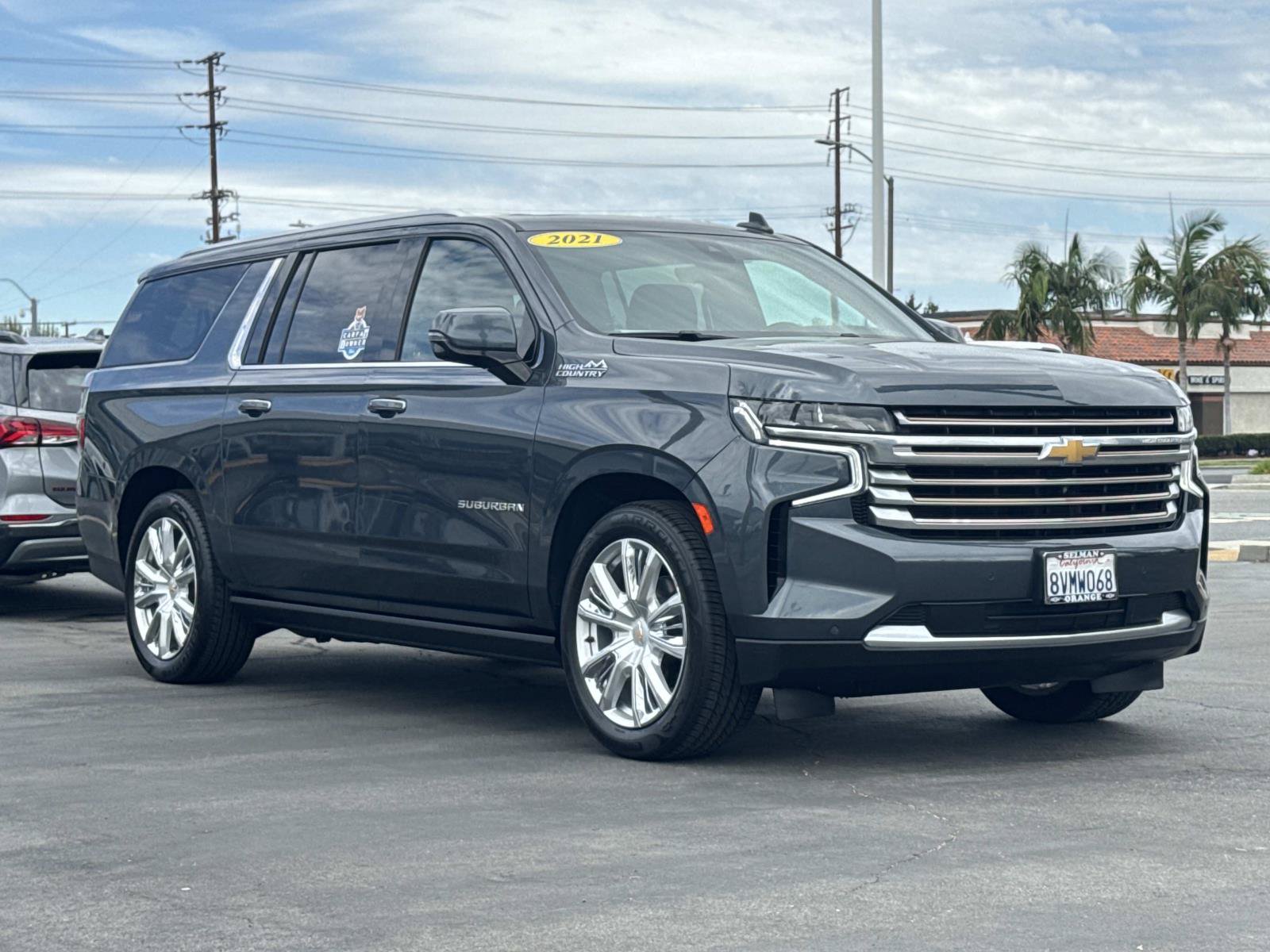 Used 2021 Chevrolet Suburban High Country RWD image 3