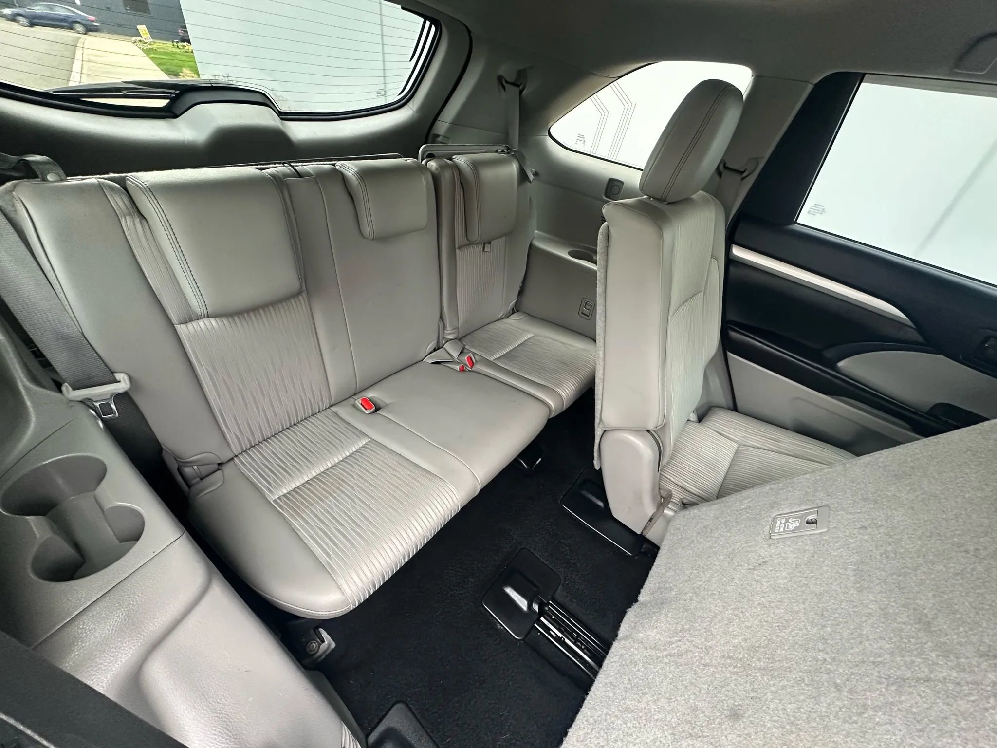 Used 2018 Toyota Highlander Plus AWD/4WD image 21