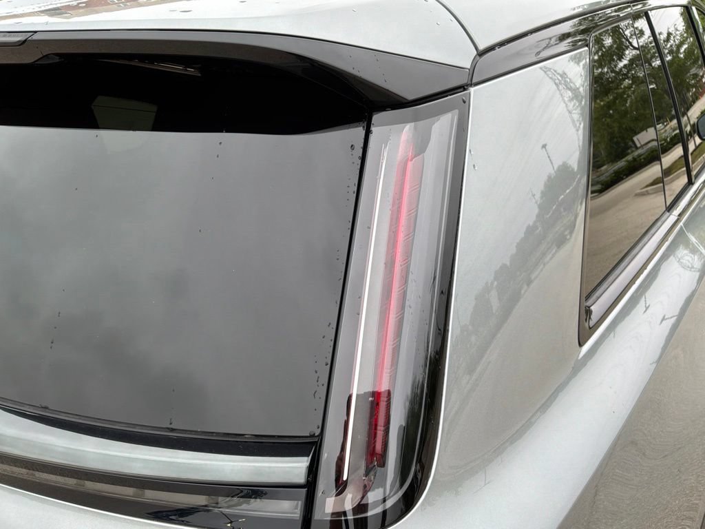 New 2027 Cadillac Vistiq Premium Luxury AWD/4WD image 18