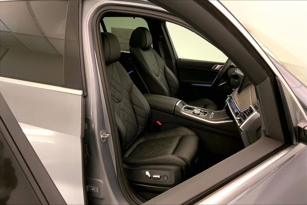 New 2026 BMW X5 xDrive50e w/ Executive Package image 7