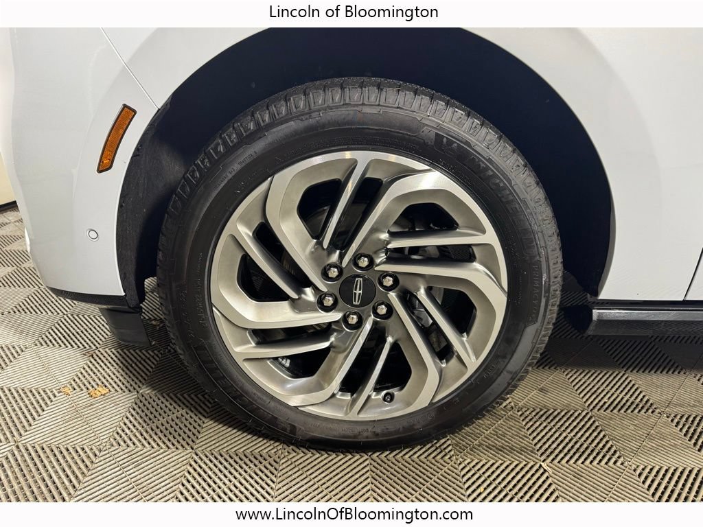 Certified 2025 Lincoln Navigator L Reserve AWD/4WD image 12
