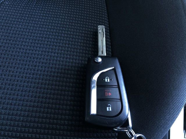 Certified 2025 Toyota RAV4 LE image 32