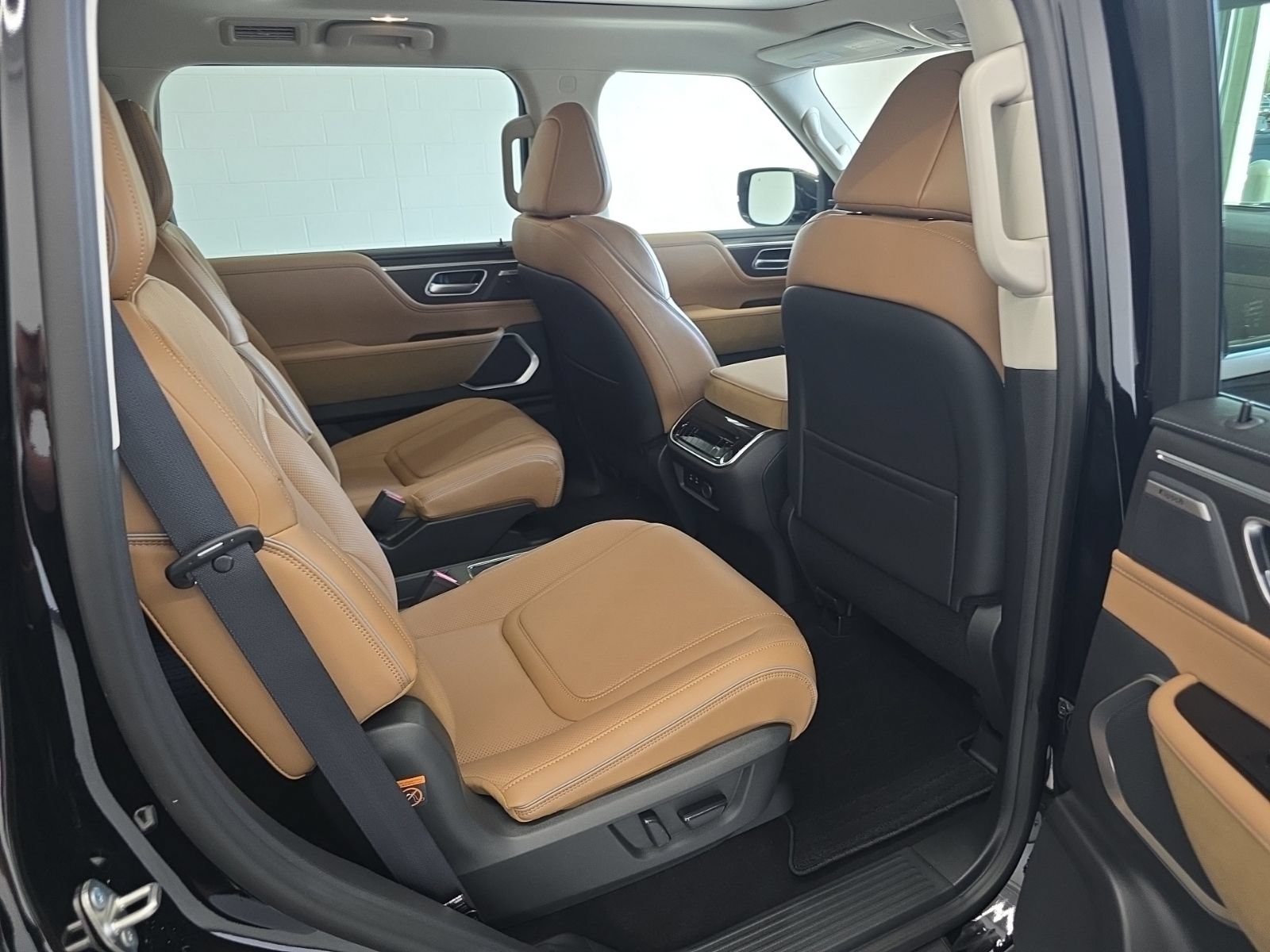 New 2026 INFINITI QX80 Luxe w/ Cargo Package RWD image 12