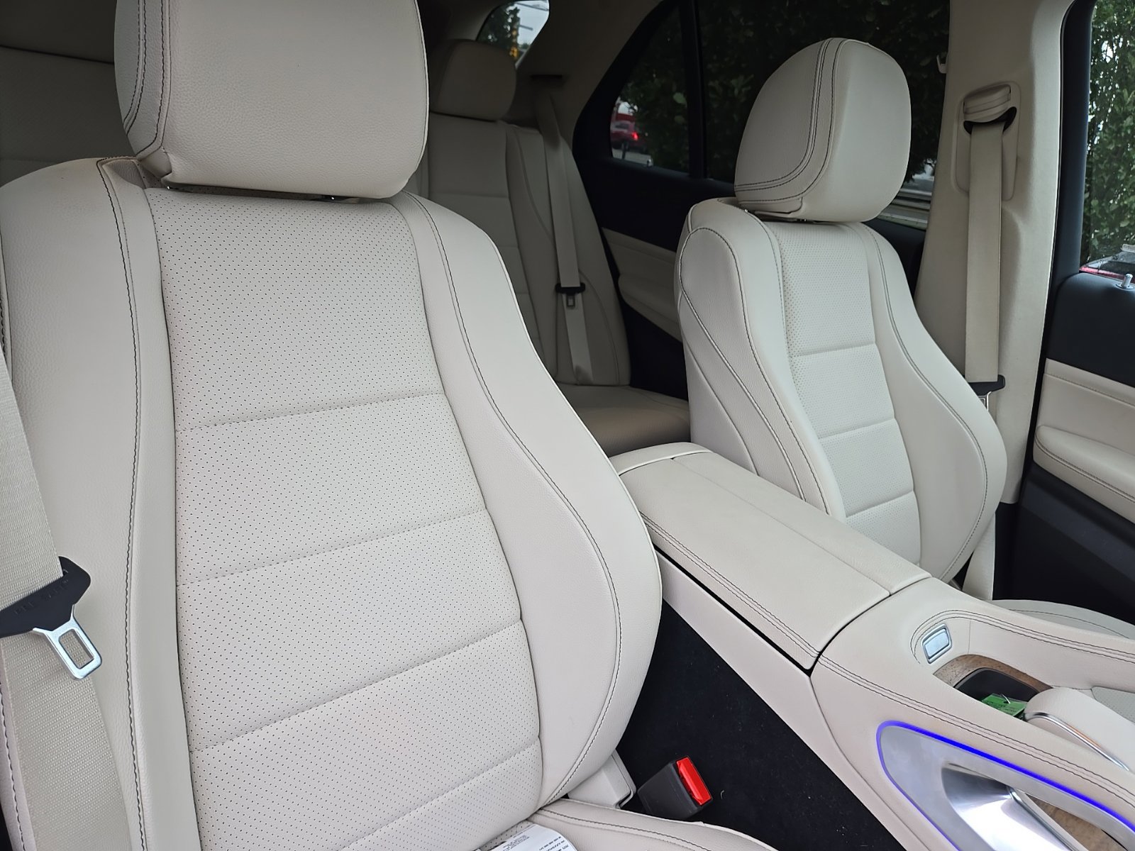 Used 2025 Mercedes-Benz GLE 450e 4MATIC image 11