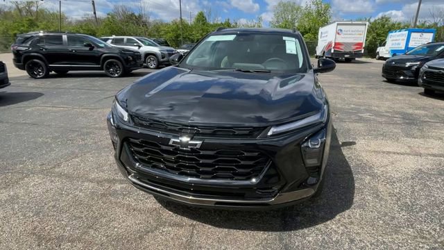 New 2026 Chevrolet Trax ACTIV w/ Sunroof Package FWD image 5