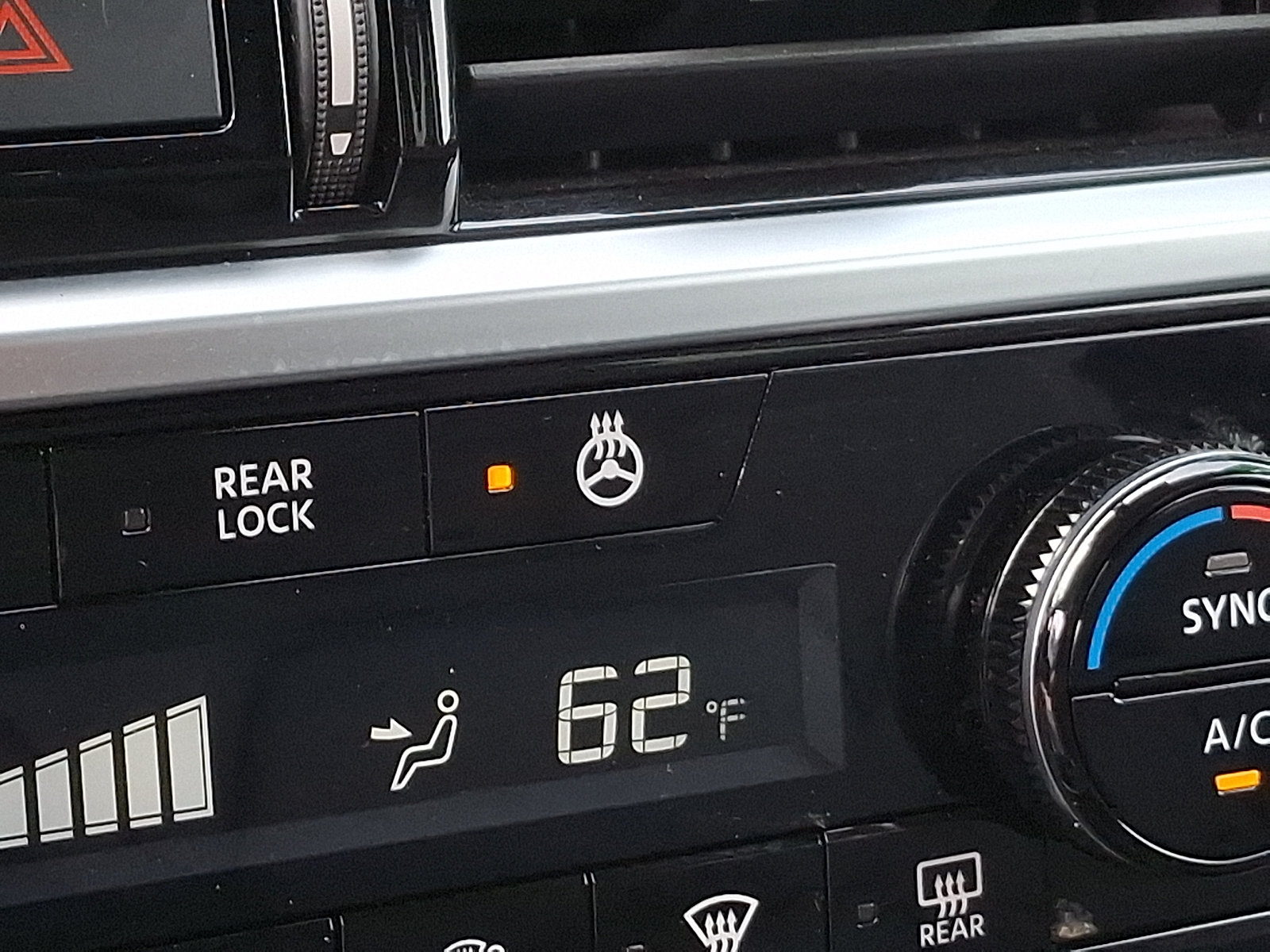 Used 2025 Nissan Pathfinder SL AWD/4WD image 28