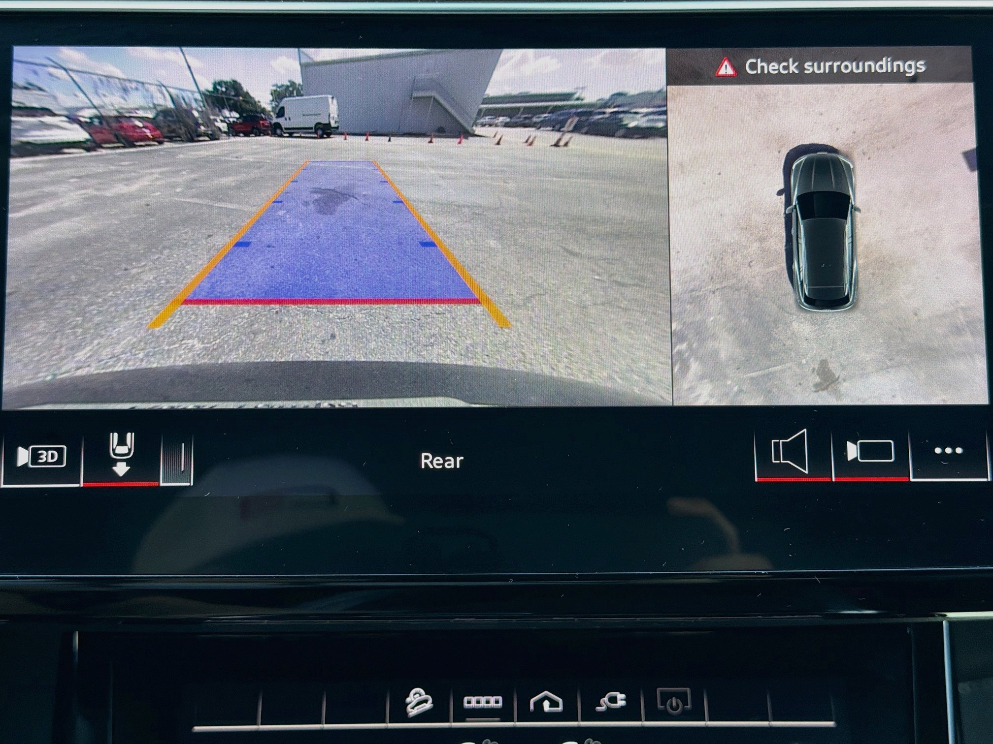 Used 2024 Audi SQ8 e-tron Premium Plus AWD/4WD image 31