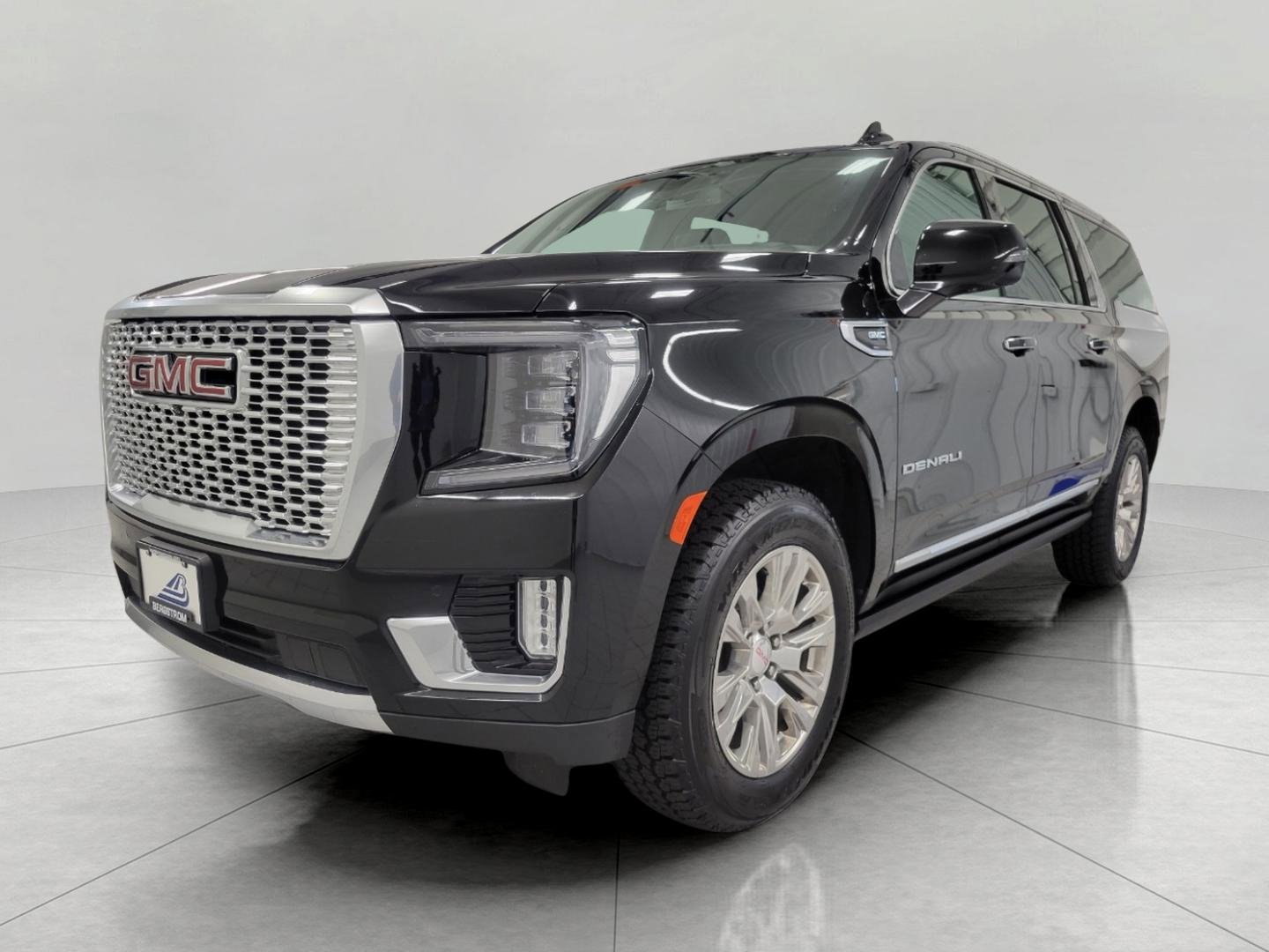 Used 2022 GMC Yukon XL Denali image 12