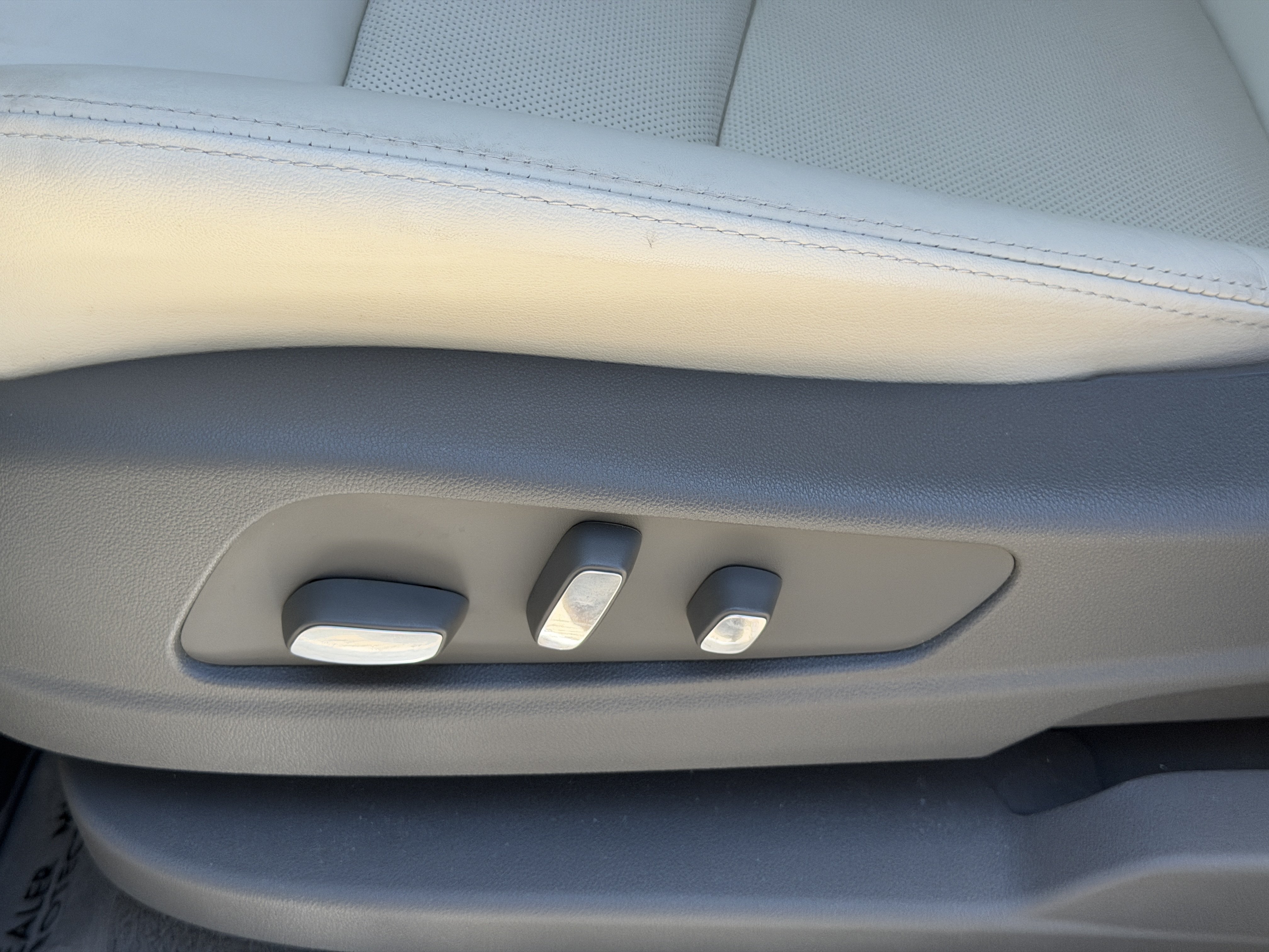 Certified 2023 Cadillac XT5 Premium Luxury FWD image 20
