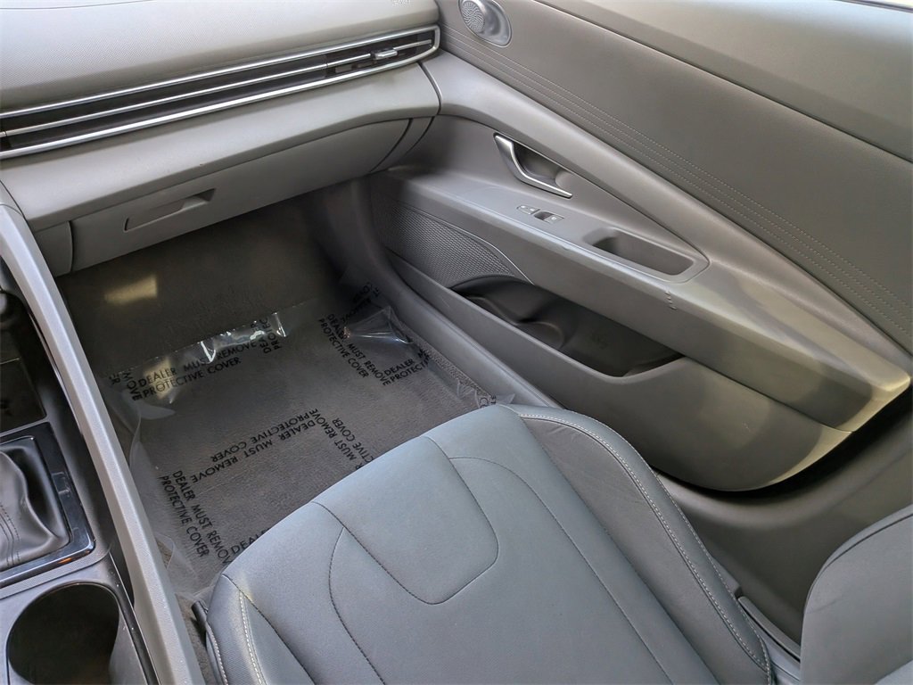 Used 2022 Hyundai Elantra SEL image 15
