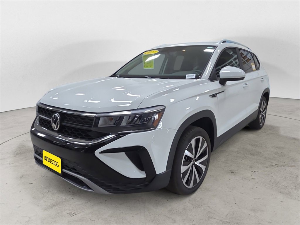 Used 2022 Volkswagen Taos SE image 1