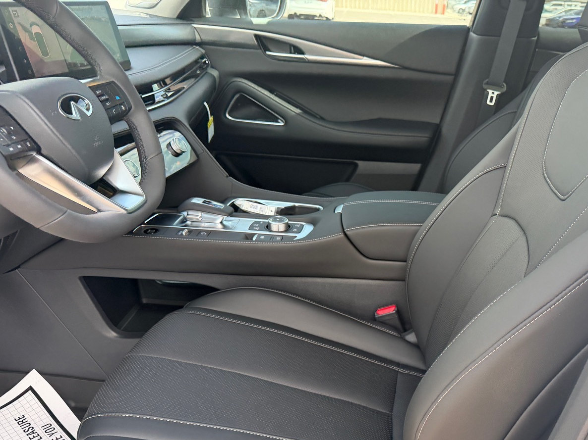 New 2027 INFINITI QX60 Luxe FWD image 16