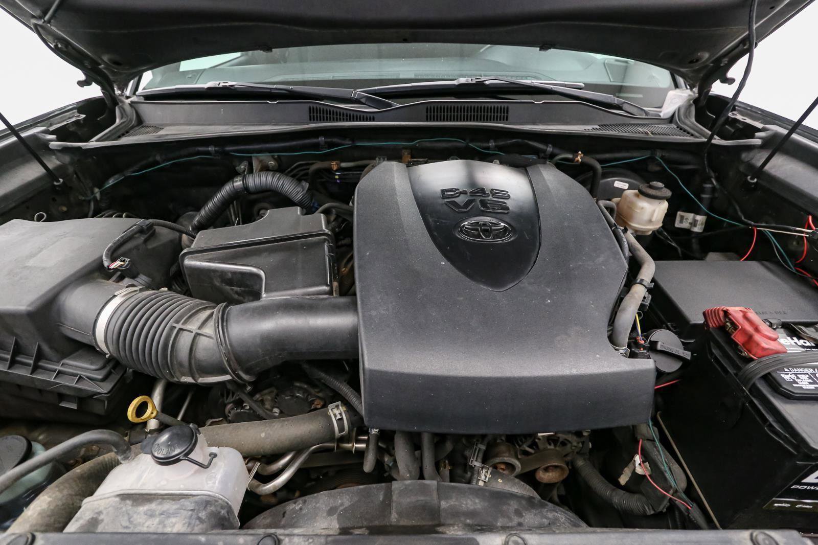 Used 2016 Toyota Tacoma TRD Sport image 14