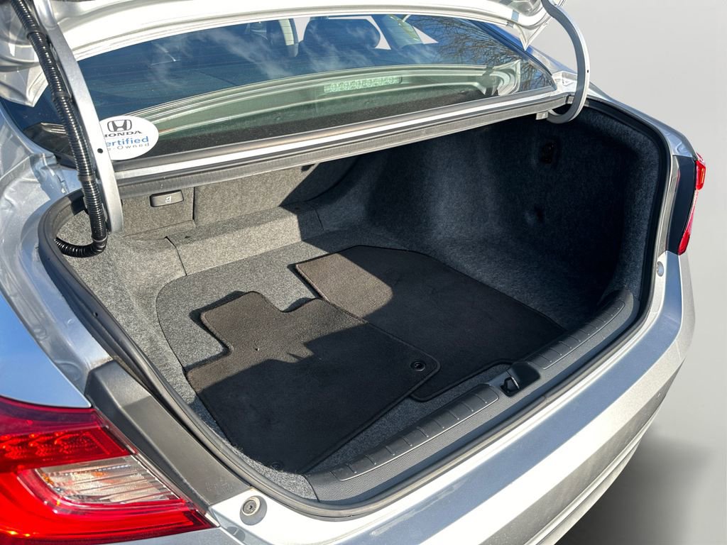 Used 2018 Honda Accord Touring image 28