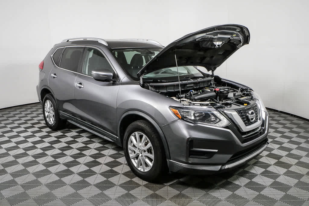Used 2017 Nissan Rogue SV AWD/4WD image 32