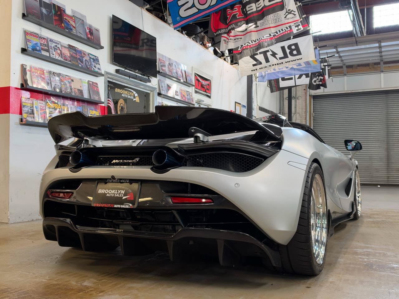 Used 2020 McLaren 720S Performance RWD image 10