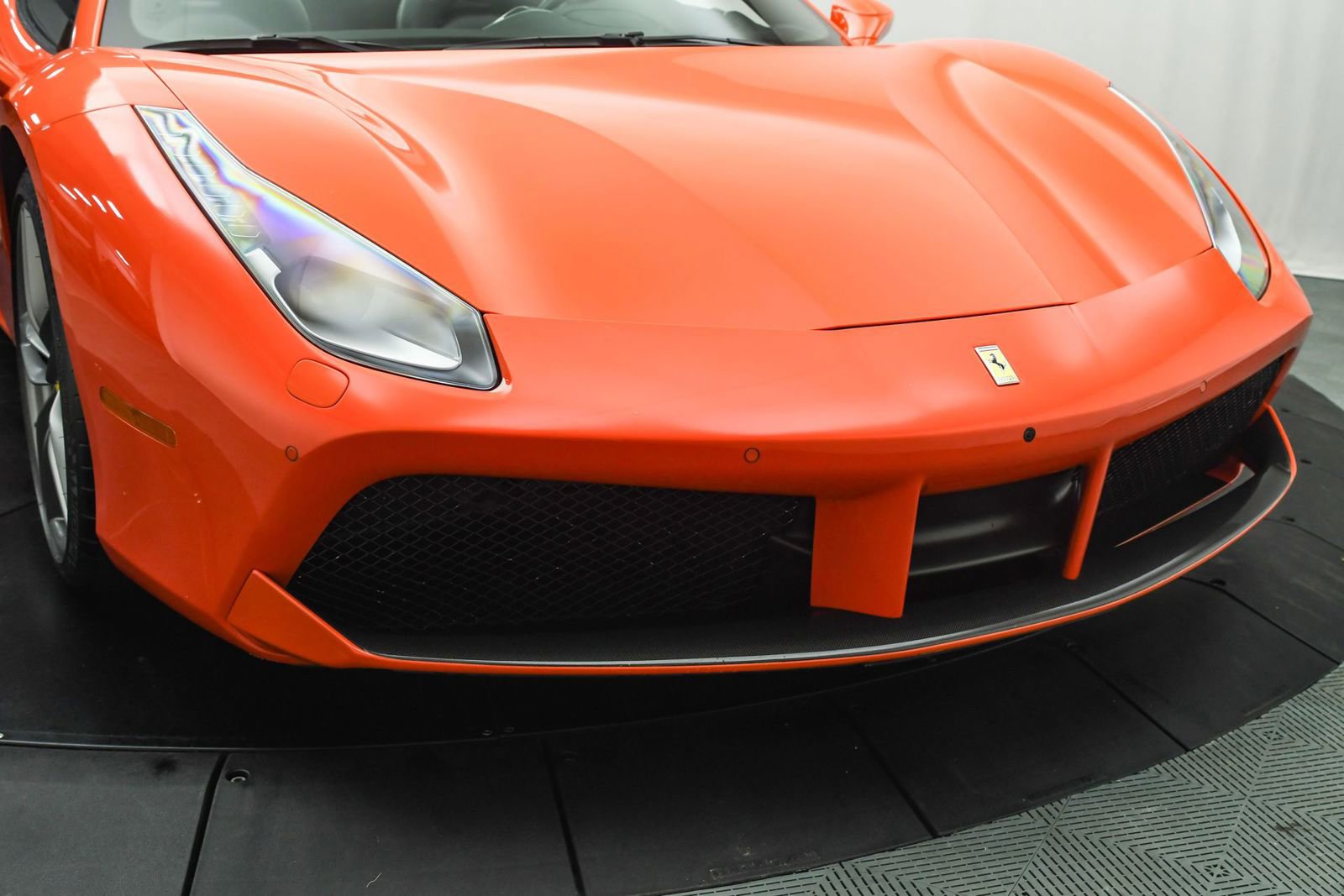 Used 2019 Ferrari 488 Spider image 25