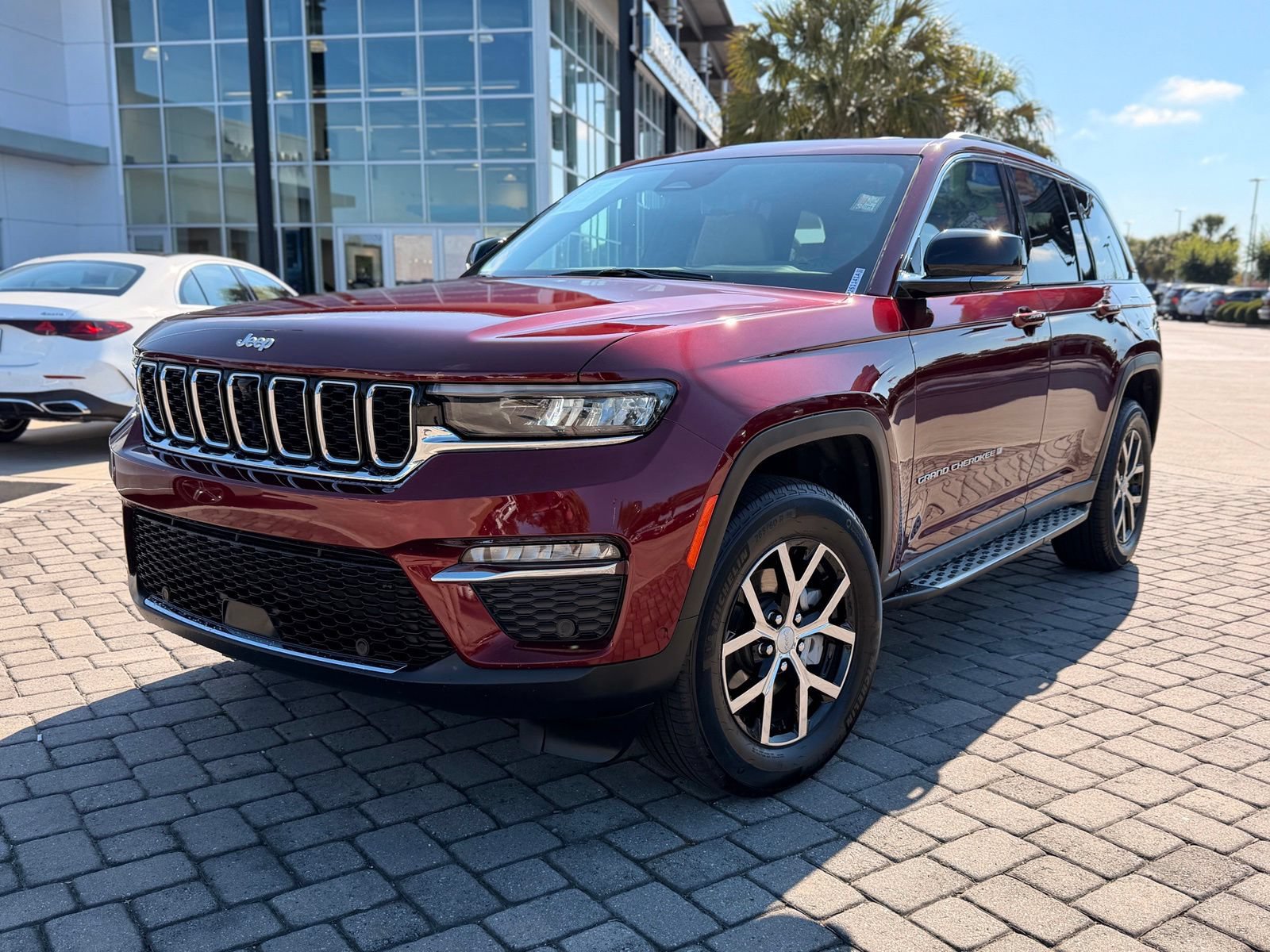 Used 2025 Jeep Grand Cherokee Limited w/ Luxury Tech Group II