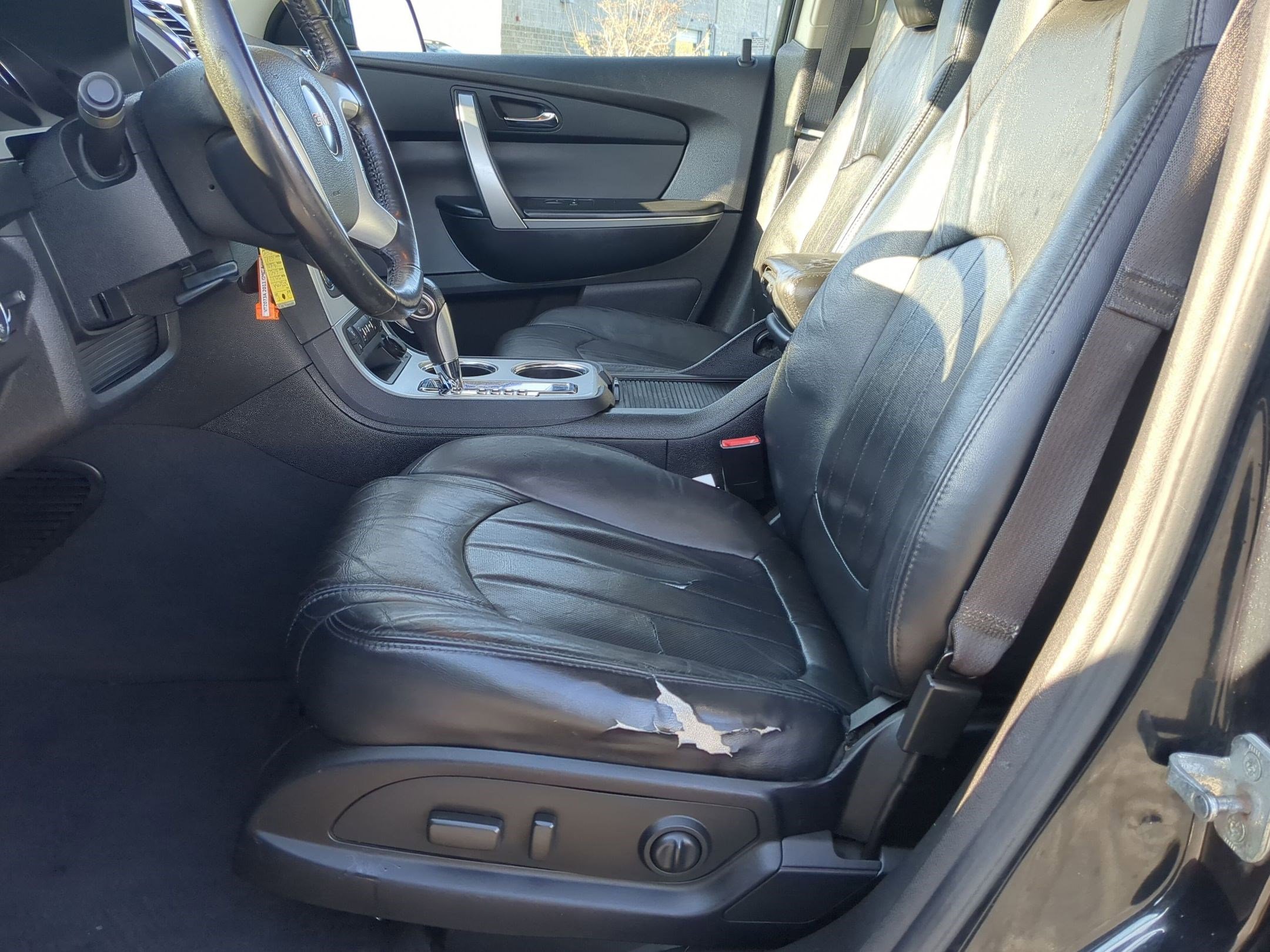 Used 2011 GMC Acadia SLT image 15