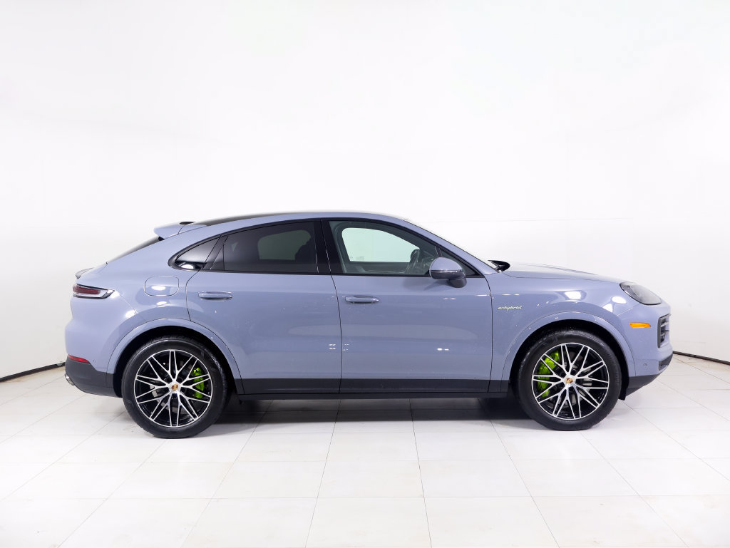 Certified 2026 Porsche Cayenne Coupe AWD/4WD image 34