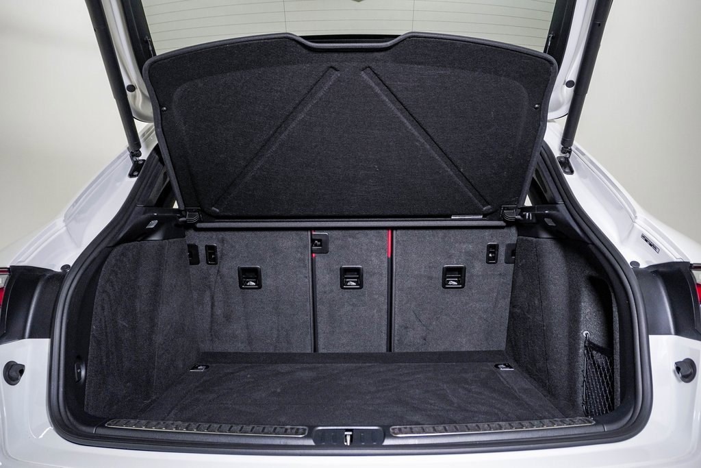 Certified 2025 Porsche Macan image 28