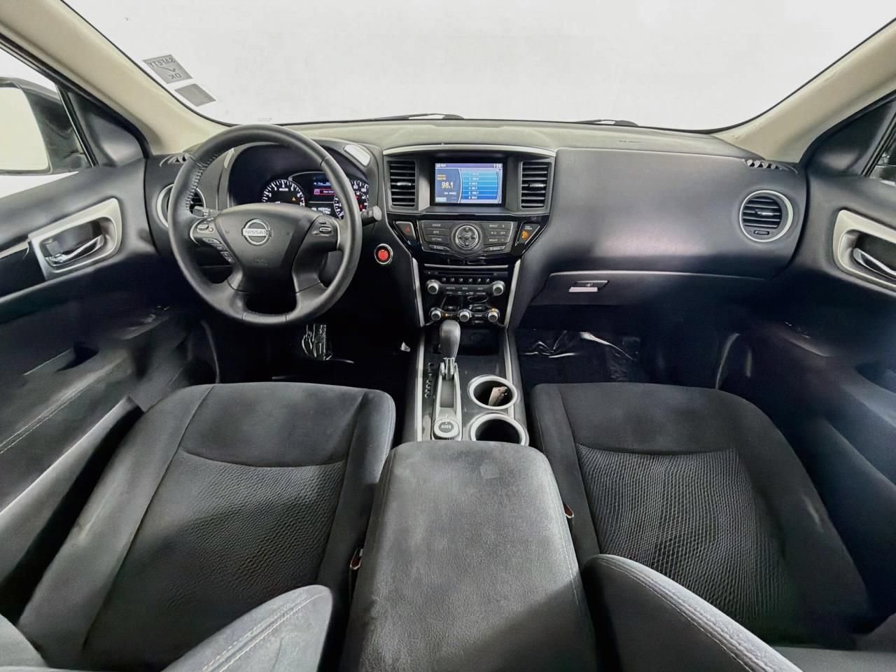 Used 2013 Nissan Pathfinder SV AWD/4WD image 10