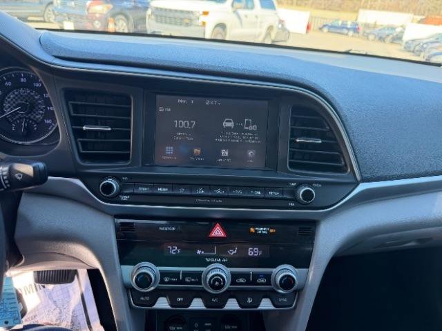 Used 2020 Hyundai Elantra SEL image 24