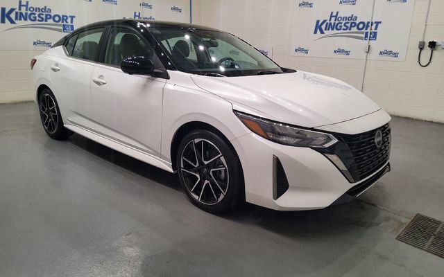 Used 2024 Nissan Sentra SR w/ SR Premium Package image 2