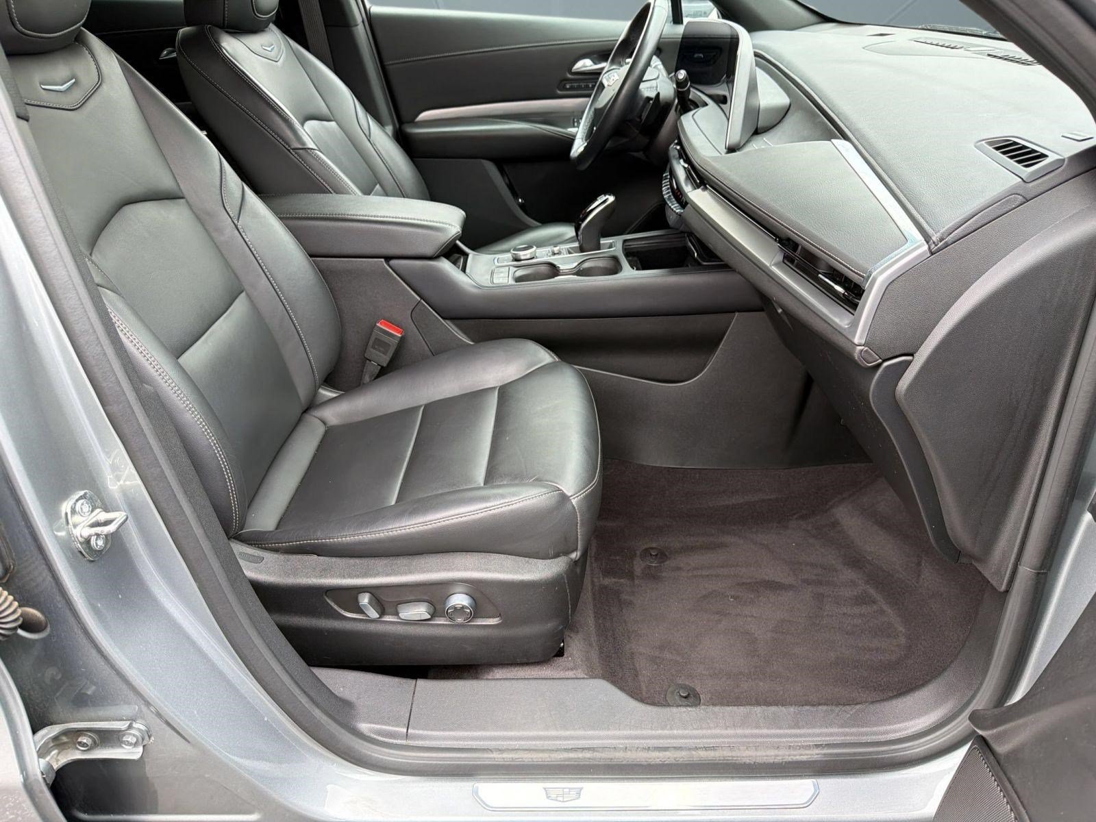 Used 2024 Cadillac XT4 Premium Luxury FWD image 22