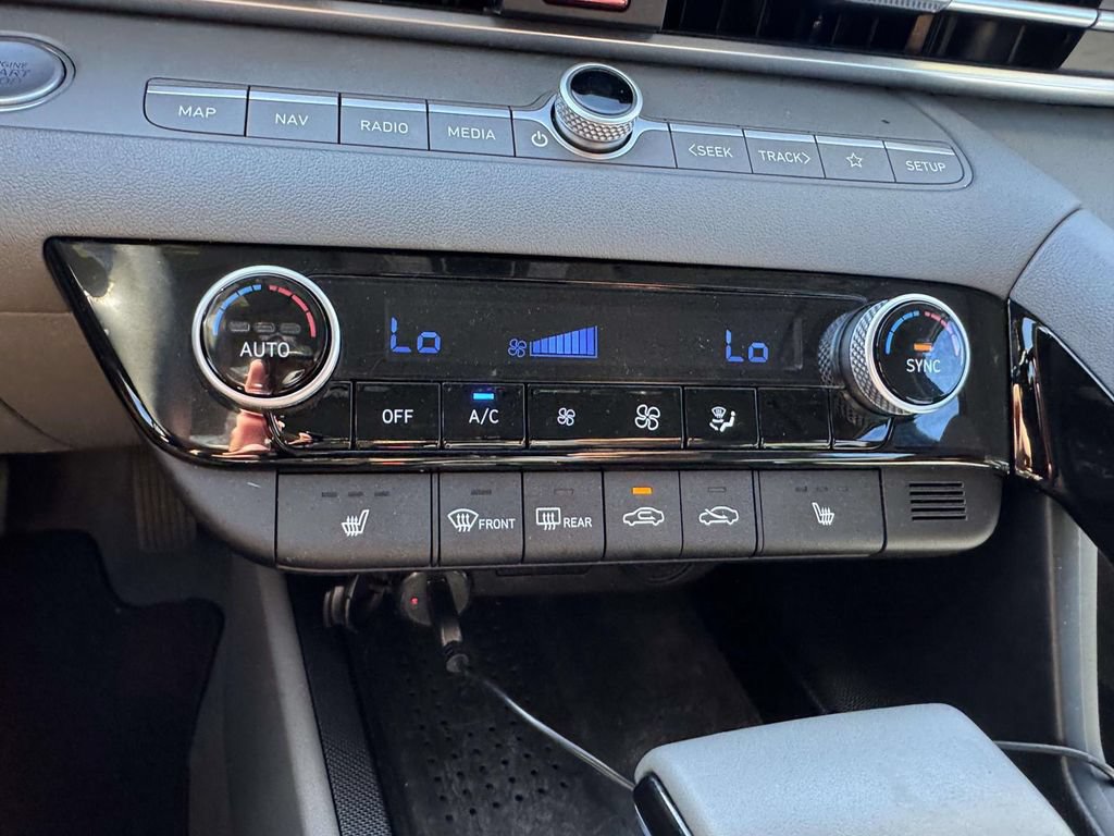 Used 2023 Hyundai Elantra SEL w/ Convenience Package FWD image 25
