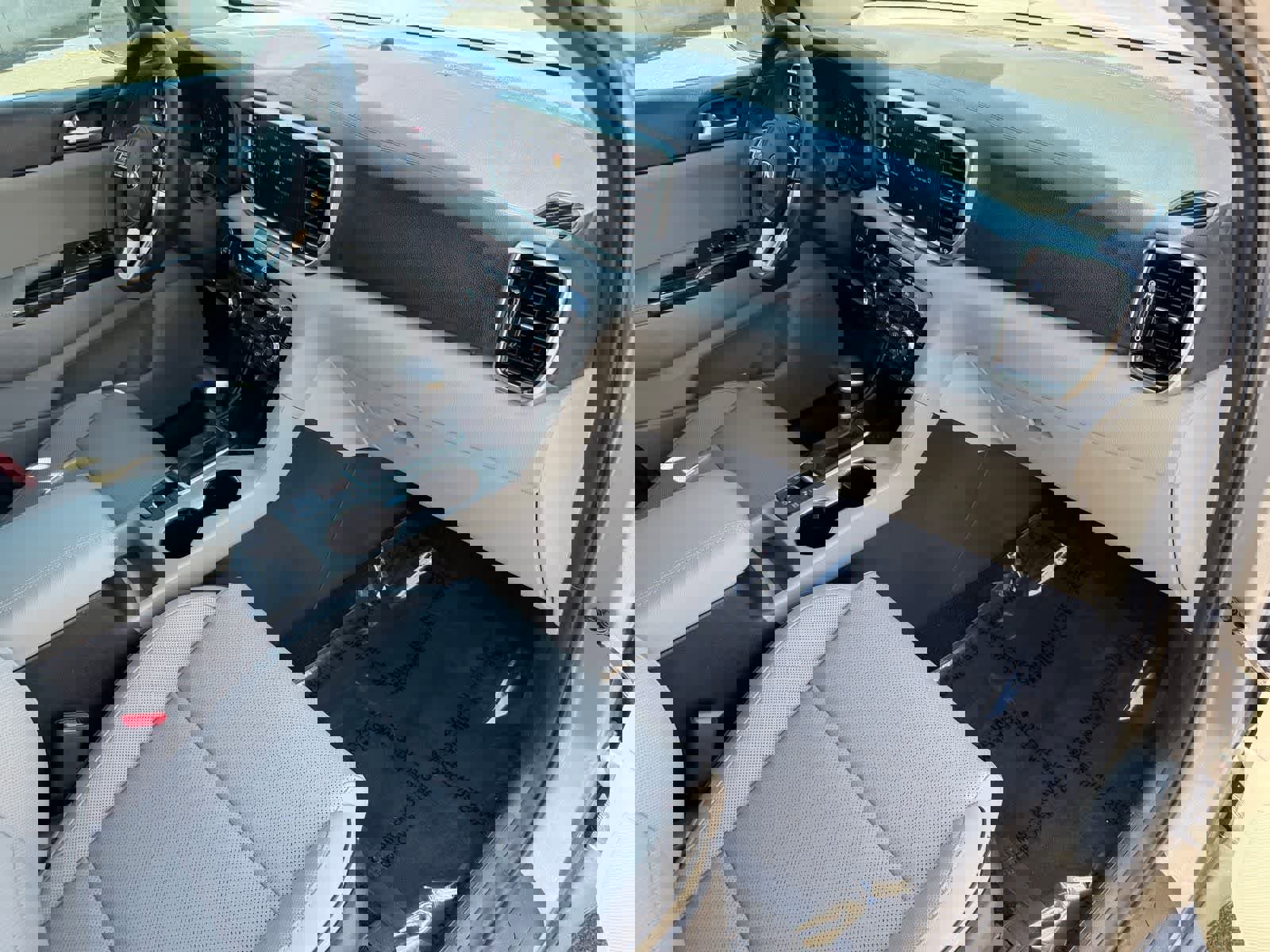 Used 2021 Kia Sportage EX w/ EX Technology Package image 2