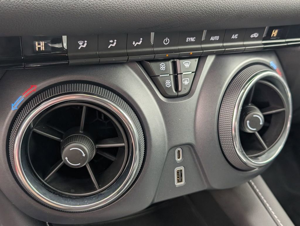 Used 2023 Chevrolet Blazer LT image 34