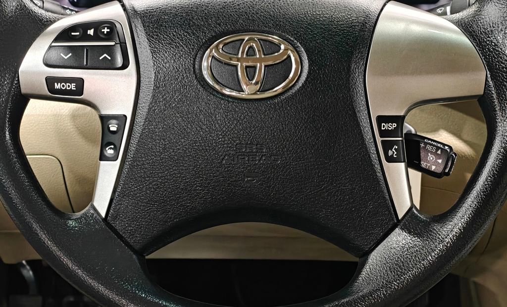 Used 2011 Toyota Highlander 4WD w/ Tech Pkg image 5