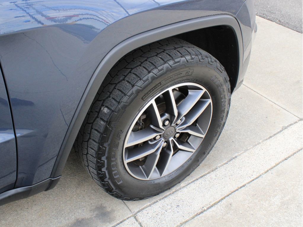 Used 2021 Jeep Grand Cherokee Limited w/ Trailer Tow Group IV AWD/4WD image 37