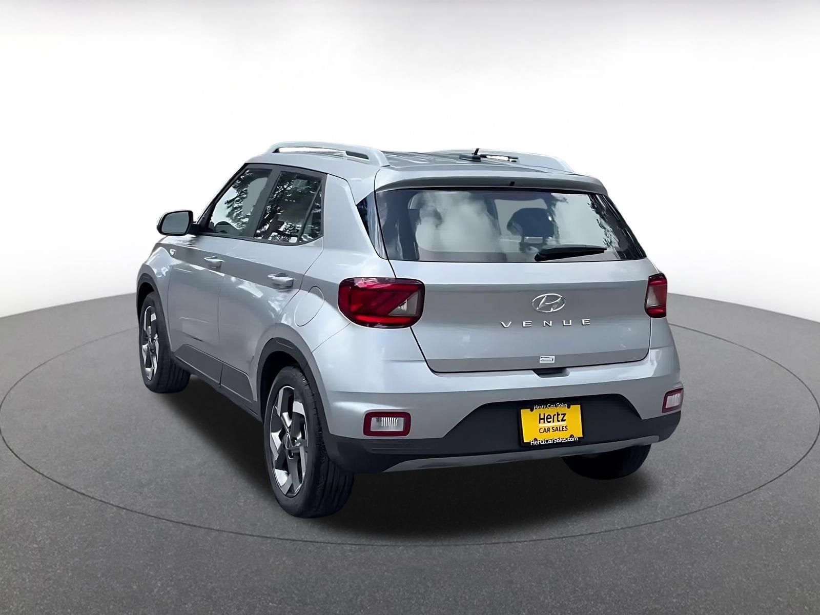 Used 2026 Hyundai Venue SEL FWD image 10
