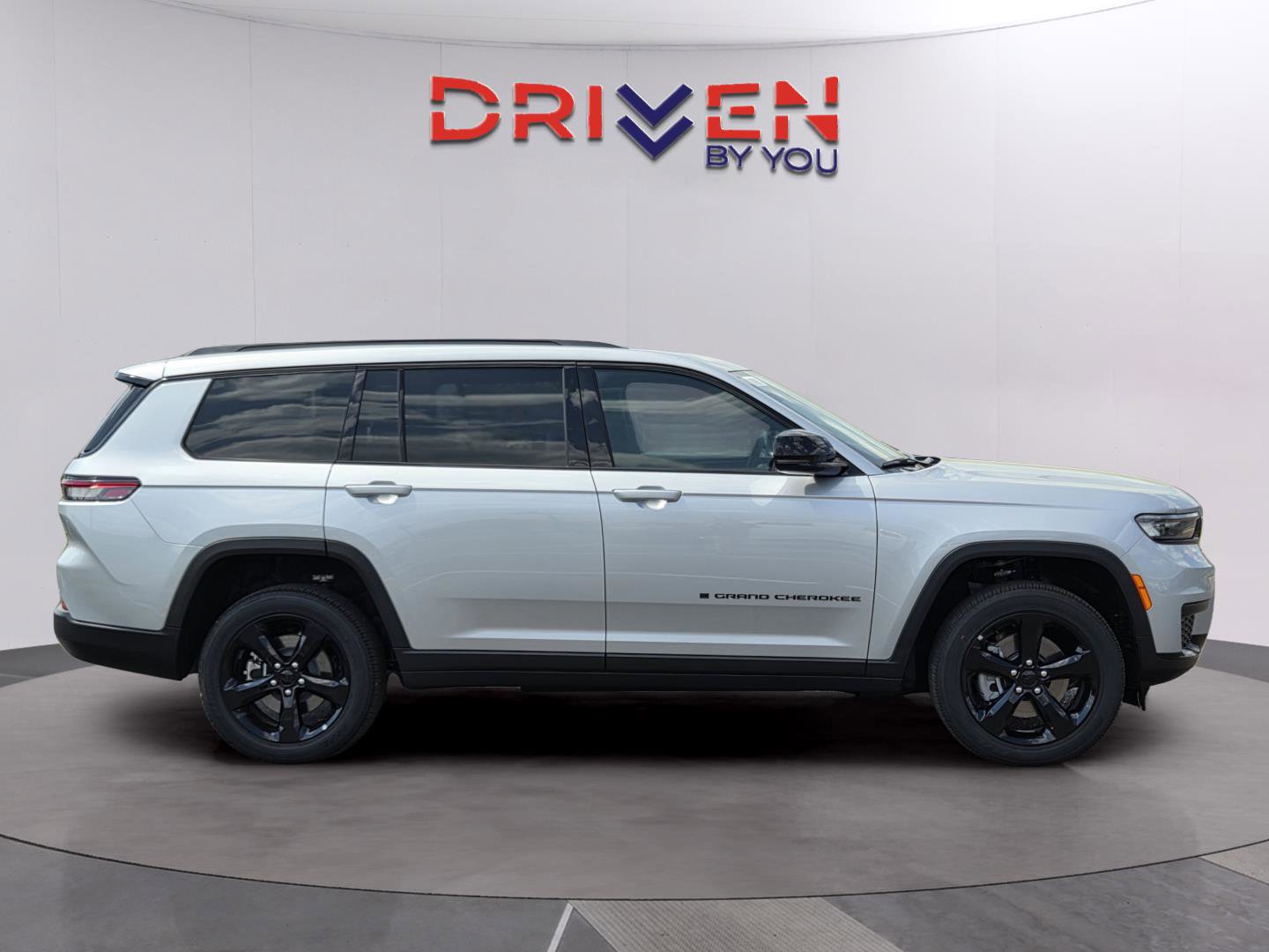 New 2025 Jeep Grand Cherokee L Altitude image 6