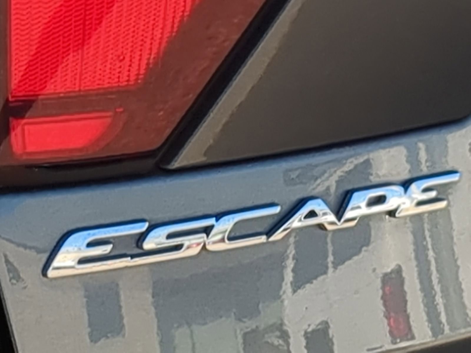 Used 2019 Ford Escape SE image 16