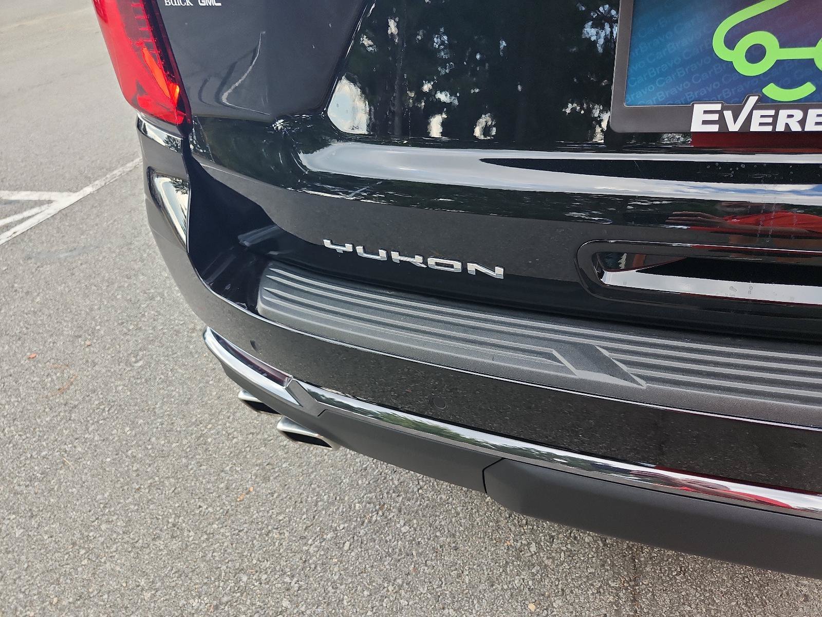 Certified 2025 GMC Yukon Denali Ultimate AWD/4WD image 4