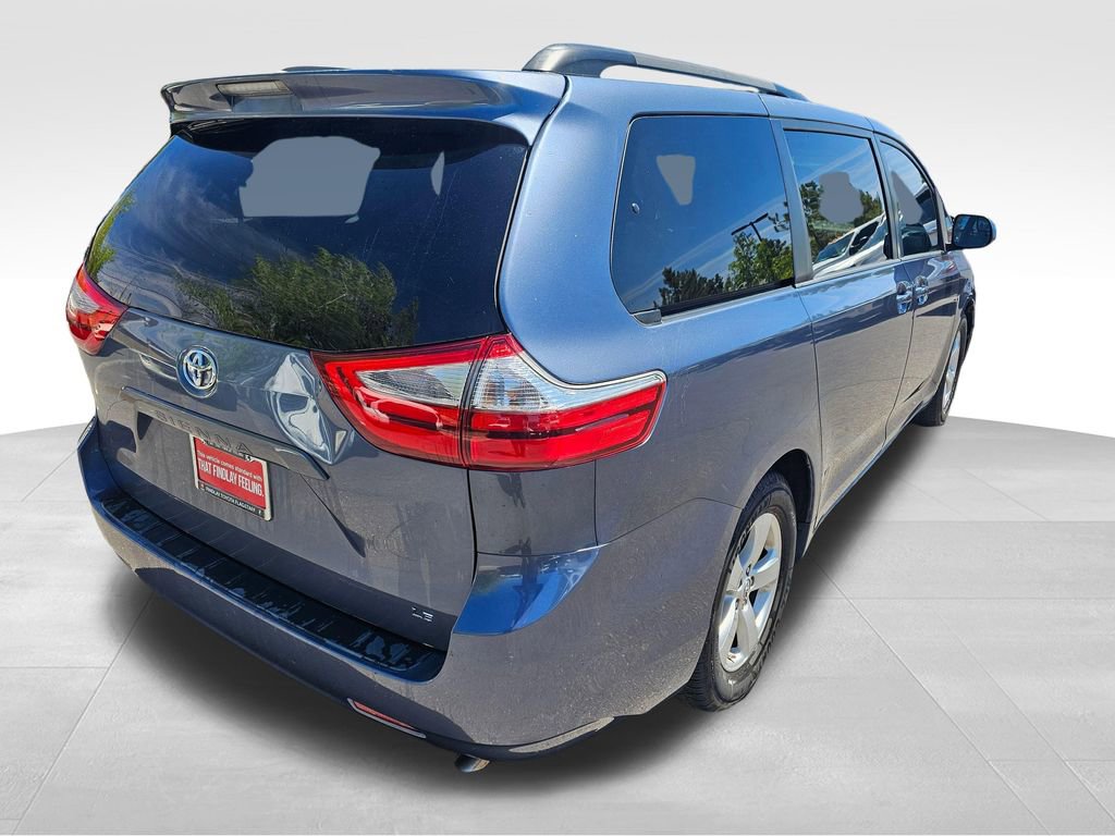 Used 2015 Toyota Sienna LE FWD image 12