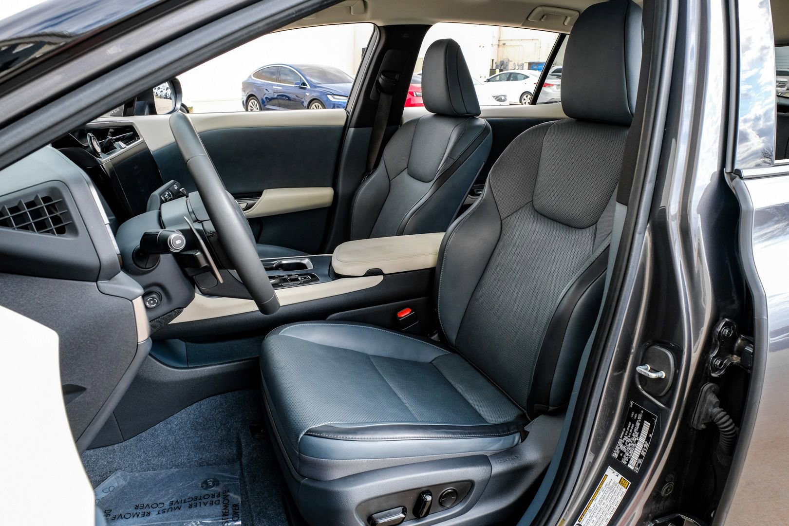 Used 2023 Lexus RZ 450e Premium w/ Technology Package image 30