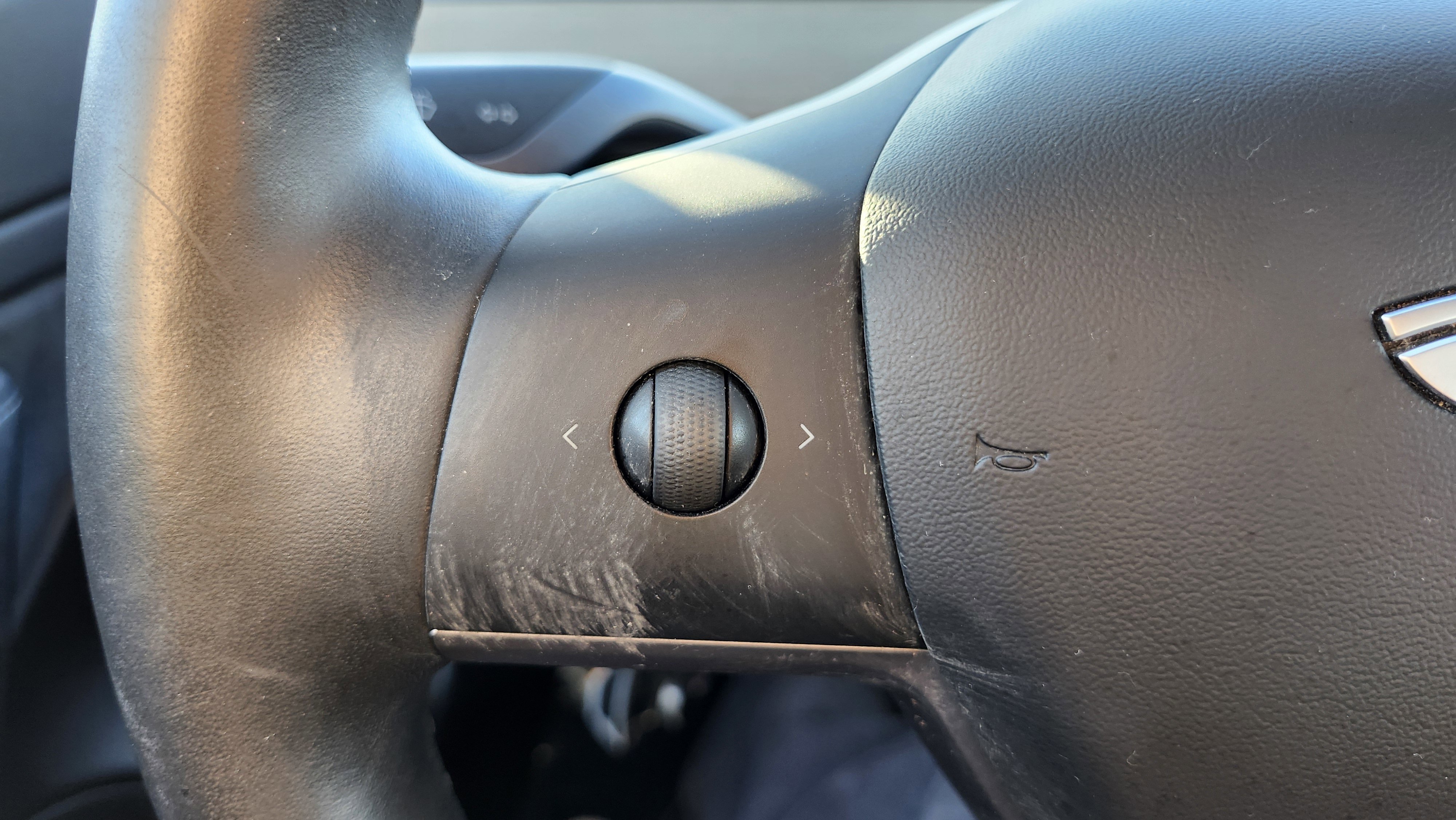 Used 2019 Tesla Model 3 Standard Range image 34