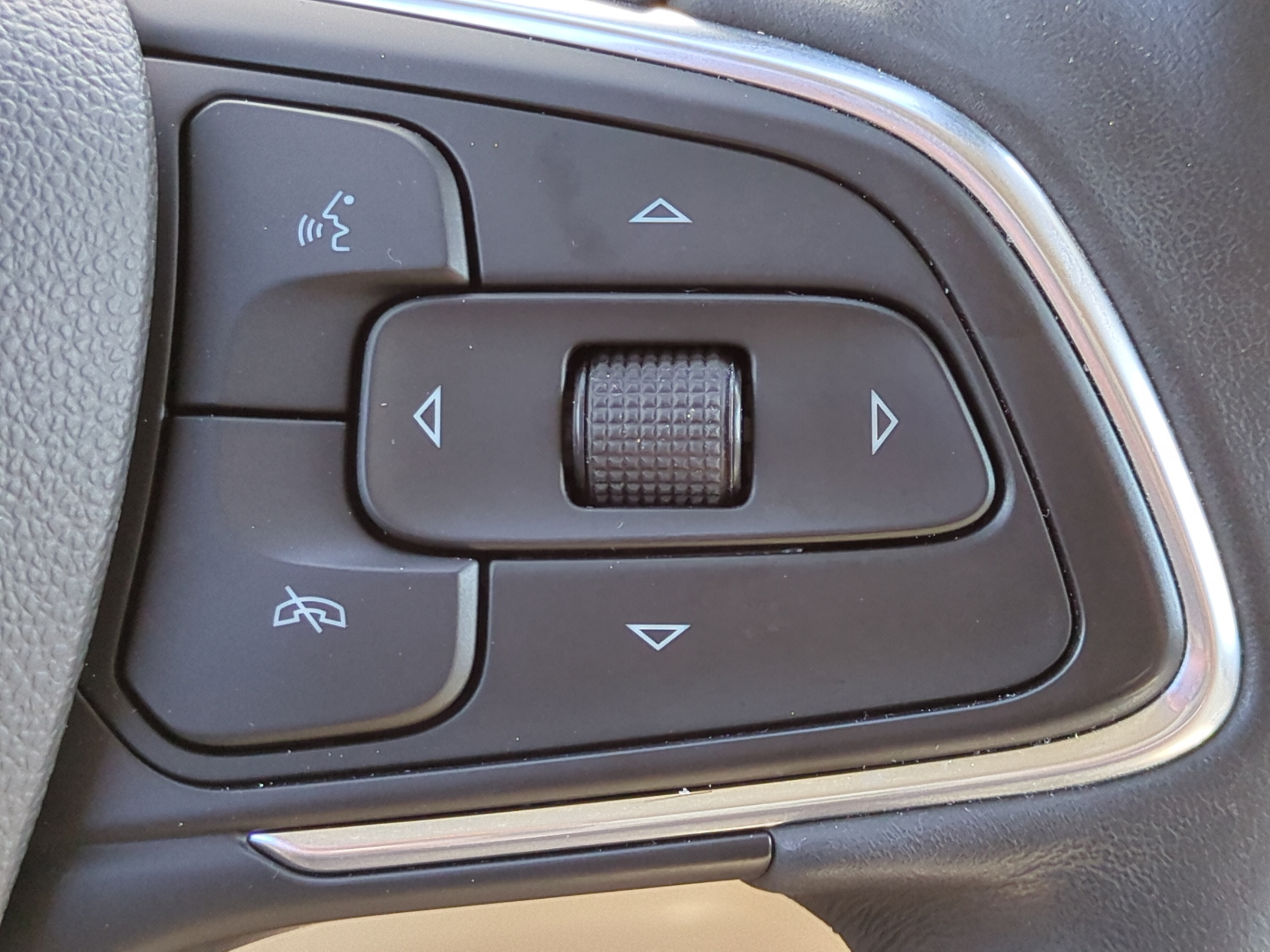 Used 2021 Buick Envision Avenir w/ Technology Package II FWD image 12