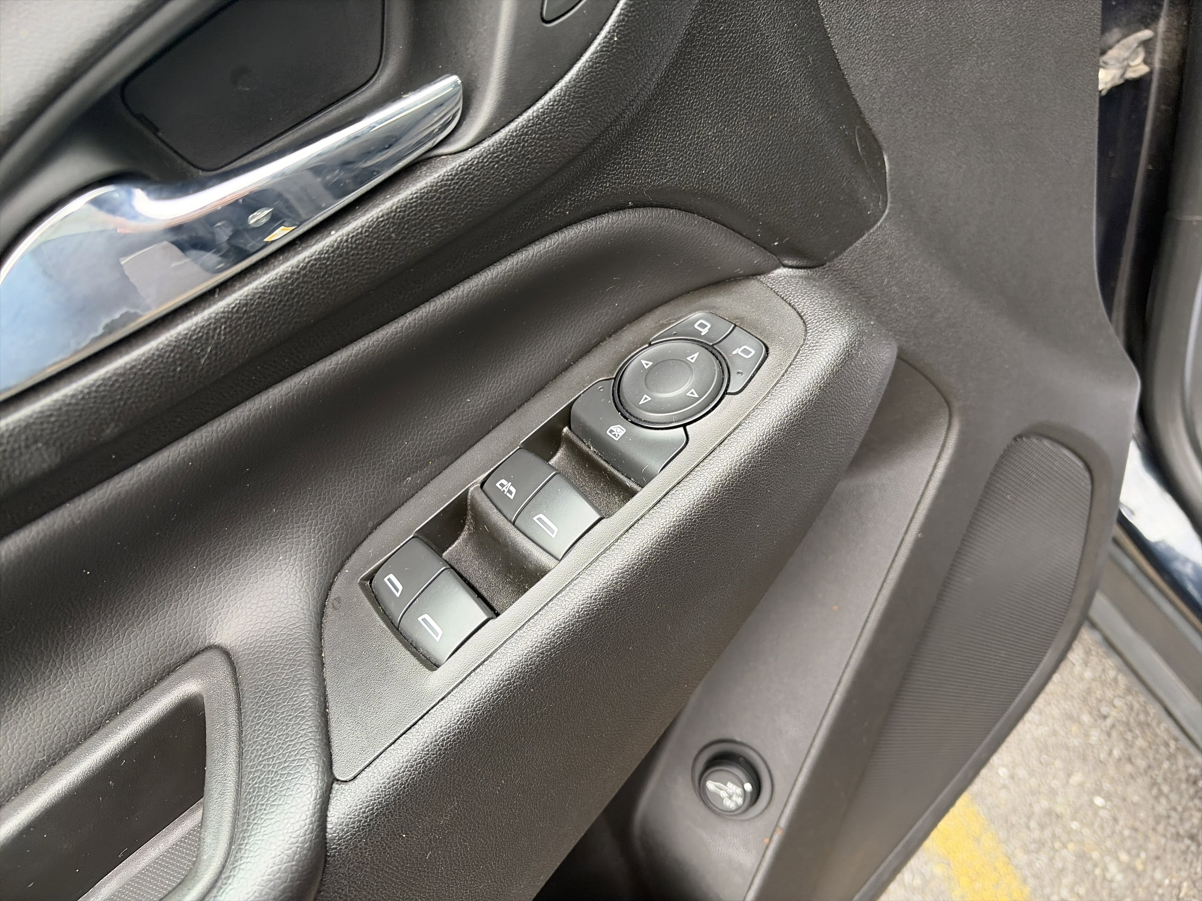 Used 2021 Chevrolet Equinox LT image 16